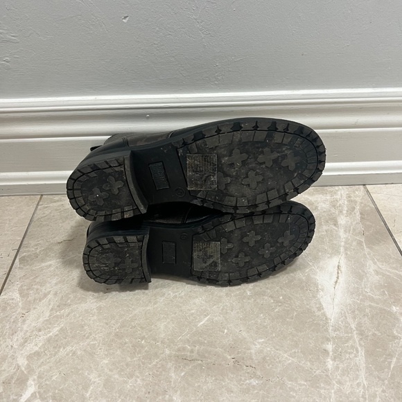 Kids, Michael Kors Boots - Picture 3 of 5